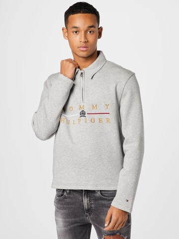 TOMMY HILFIGER - Sudadera en gris: frente