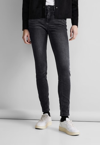 STREET ONE Regular Jeans in Black: front