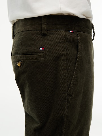 TOMMY HILFIGER Slimfit Hose 'Denton' in Grün