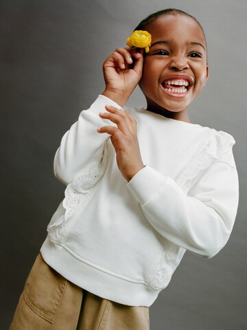 Sweat-shirt 'JANE' MANGO KIDS en blanc : devant