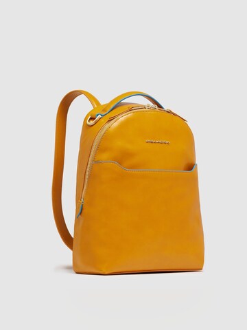 Piquadro Backpack in Yellow