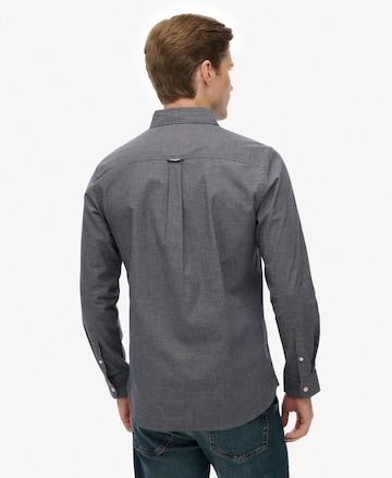 Coupe regular Chemise Superdry en gris
