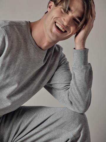 Sweat-shirt 'Felpa Girocollo' OWN Off With Nature en gris