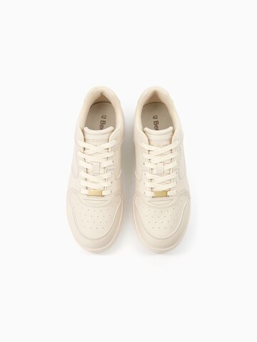 Sneaker bassa di Bershka in beige