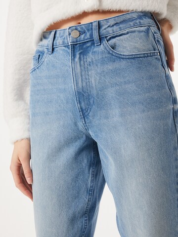 VILA Tapered Jeans 'Stray Elisa' in Blauw