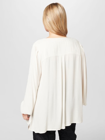 Fransa Curve Blouse 'FPISADORA' in White