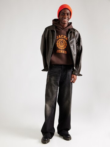 JACK & JONES Sweatshirt 'JJVICTO' i brun