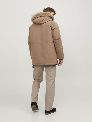 Manteau mi-saison 'Wing' JACK & JONES en marron