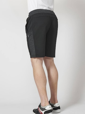 KOROSHI Regular Trousers in Black