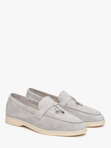 Mocassino '935-2' di Estro in grigio: frontale