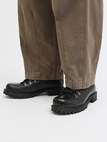 JACK & JONES Μπότες με κορδόνια 'JFWDAMIAN' σε μαύρο