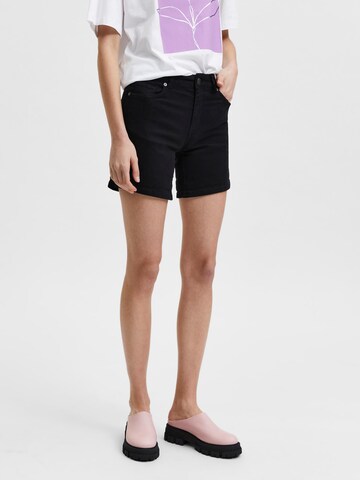 SELECTED FEMME Slimfit Shorts 'Sia' in Schwarz: predná strana