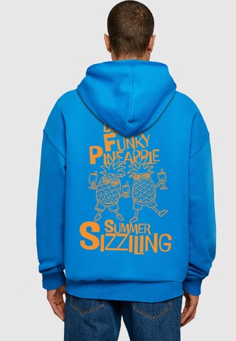 Merchcode Sweatshirt 'Funky Pineapple' in Blauw: voorkant
