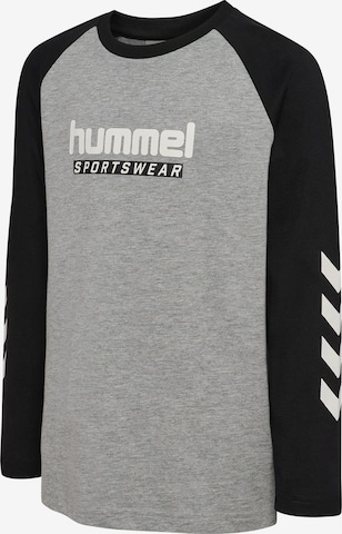 T-Shirt fonctionnel Hummel en gris : devant