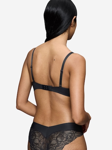 TRIUMPH Triangel BH ' Red Label Body Make-Up Illusion Lace ' in Zwart