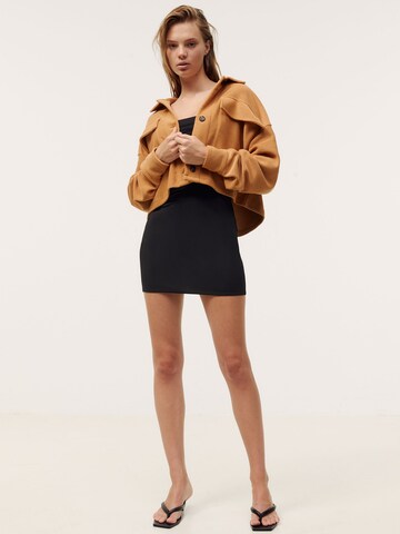 Kendall for ABOUT YOU Between-Season Jacket 'Blakely' in Brown