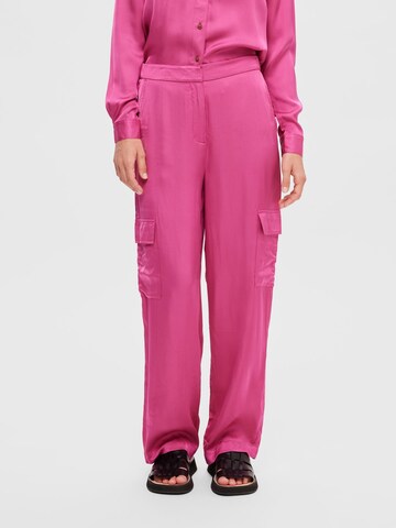 SELECTED FEMME Loosefit Cargobroek in Roze: voorkant