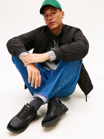 TOMMY HILFIGER Nizke superge 'RETRO' | črna barva: sprednja stran