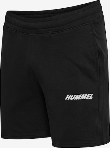 Hummel Regular Shorts 'Elemental' in Schwarz: Vorderseite