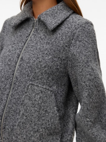VERO MODA Přechodná bunda – šedá