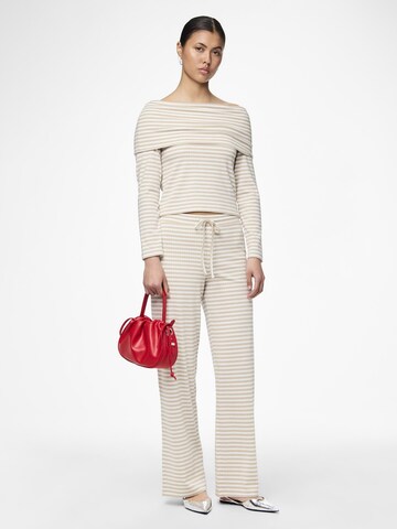 T-shirt 'LAYA' PIECES en beige