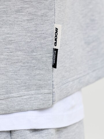JACK & JONES Sweatshirt in Grau