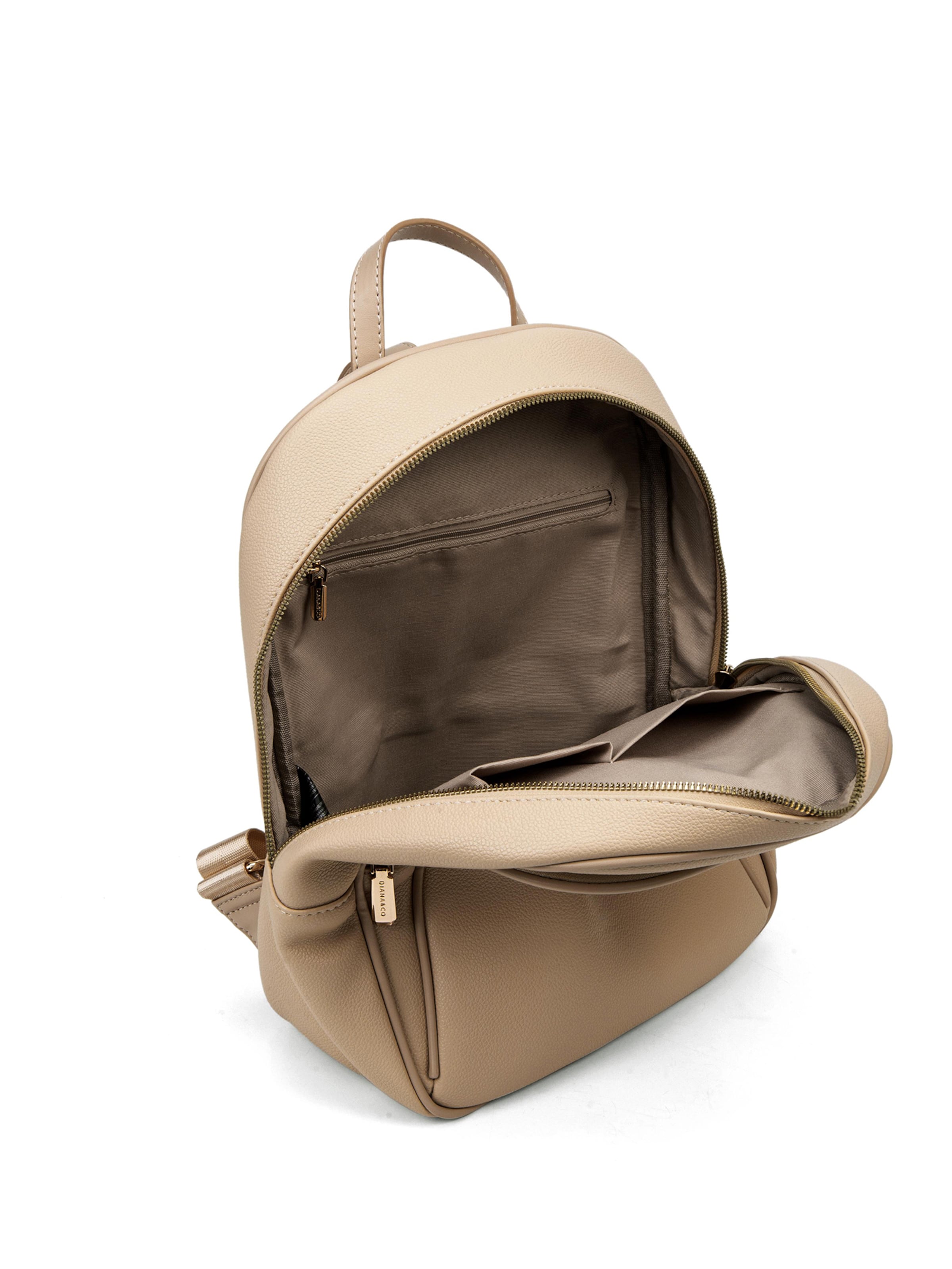 Zaino 'Zaino Donna Vegan Leather con Zip e Tasche - Diana & Co Firenze' di Diana&Co. in beige