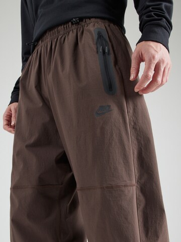 Nike Sportswear - Tapered Pantalón 'Tech' en marrón
