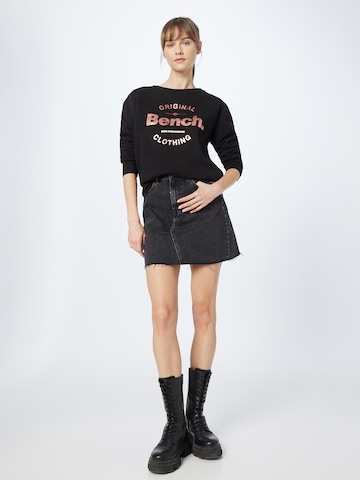 BENCH Sweatshirt 'HENNESSY' in Schwarz