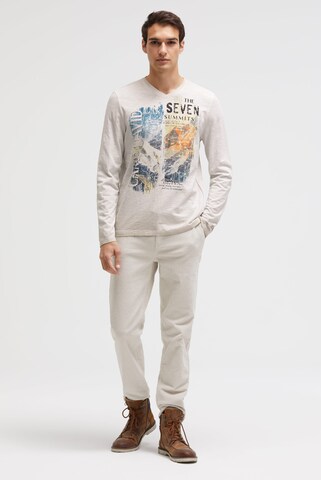 CAMP DAVID Longsleeve mit V-Neck und Photoprint in Beige