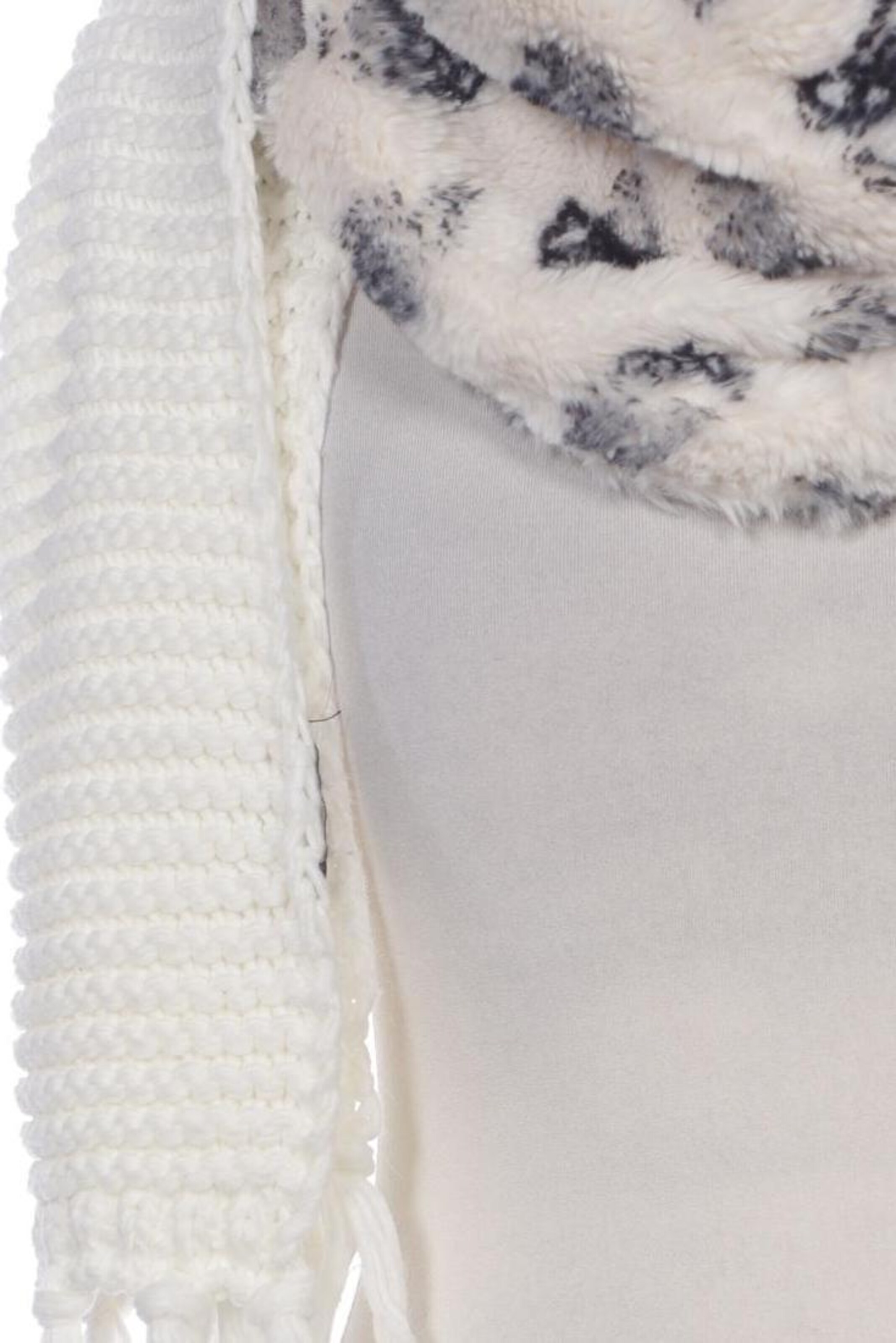 GUESS Scarf & Wrap in One size in White