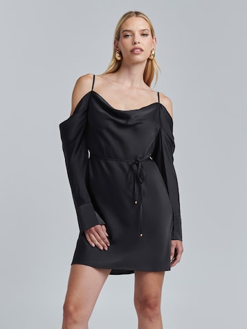 Robe 'Rila' BWLDR en noir : devant