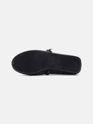Karl Lagerfeld Riemchenballerina in Schwarz