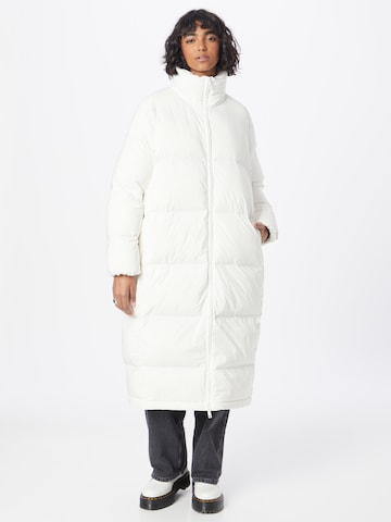 Cappotto invernale di Calvin Klein in bianco: frontale