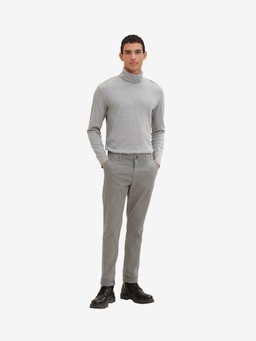 Regular Pantalon chino TOM TAILOR en gris