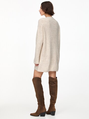 Robes en maille Pull&Bear en beige