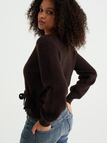 Cardigan WE Fashion en marron