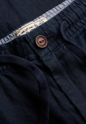 Superdry & Co Regular Hose 'Premium Essentials' in Blau