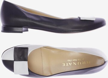Brunate Flats & Loafers in 37 in Black: front