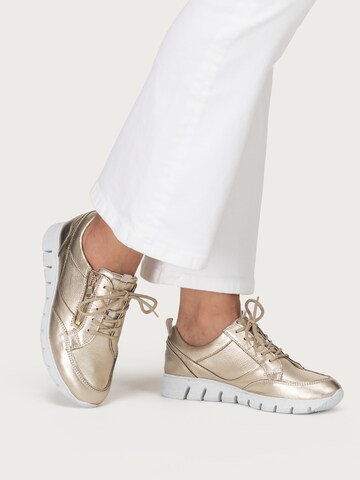 VITAFORM Sneaker in Gold