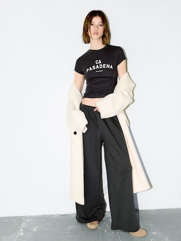 Wide leg Pantaloni de la Bershka pe gri