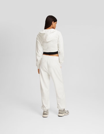 Bershka Zúžený Kalhoty – bílá