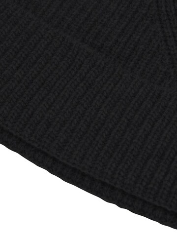 FALKE Beanie in Black