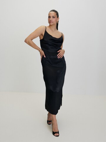 AMI ALY Evening dress in Black: front