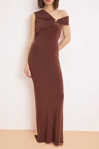 Robe de soirée Trendyol en marron