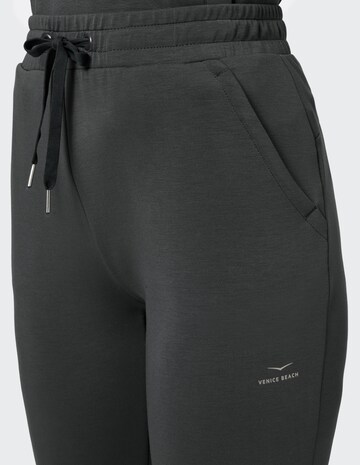 VENICE BEACH Slimfit Hose in Grau