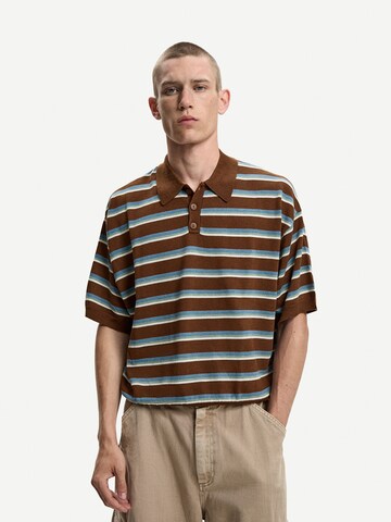 Bershka Poloshirt in Braun: Vorderseite