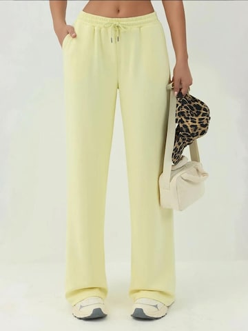 Hiccup Wide leg Broek in Geel: voorkant