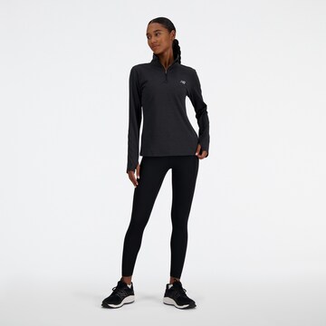 new balance - Camiseta funcional 'Essentials Space' en negro