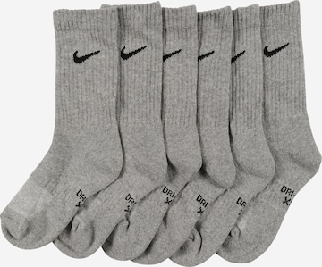 Chaussettes de sport Nike Sportswear en gris : devant